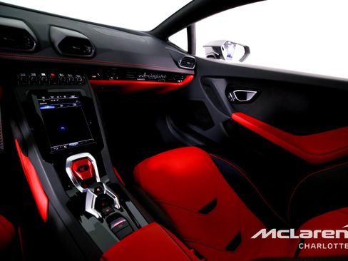 Used 2023 Lamborghini Huracan EVO image 15