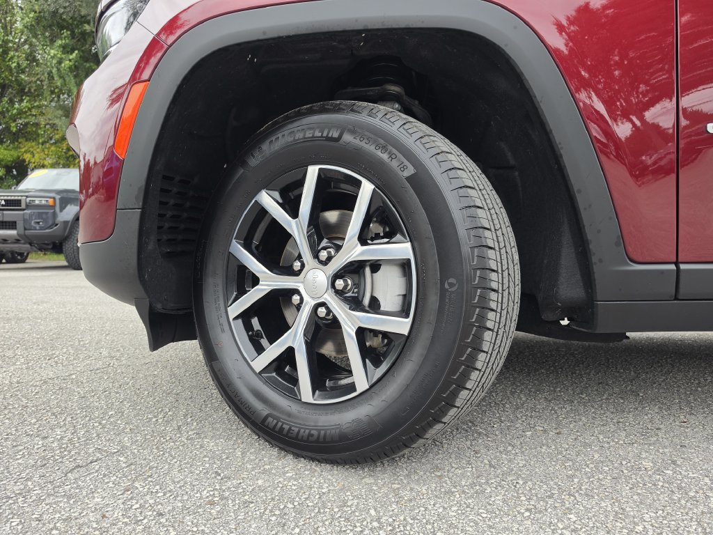 Certified 2025 Jeep Grand Cherokee Limited w/ Trailer Tow Package AWD/4WD image 34