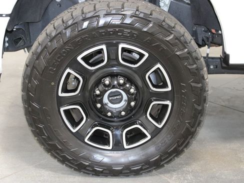 Used 2025 Ford F250 Platinum AWD/4WD image 26