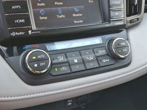 Used 2016 Toyota RAV4 XLE AWD/4WD image 19
