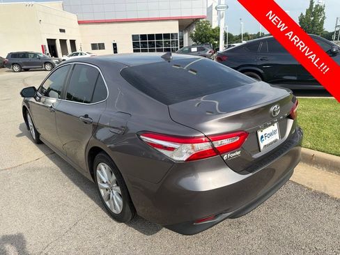 Used 2020 Toyota Camry LE FWD image 6