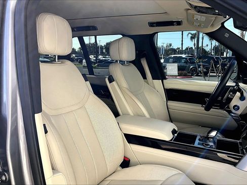 Used 2023 Land Rover Range Rover SE image 7