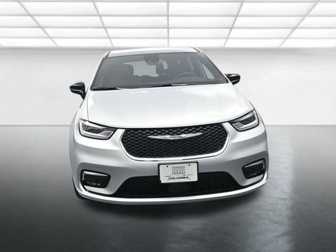 New 2026 Chrysler Pacifica Select image 3