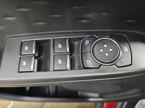 Used 2020 Ford Escape SE image 24