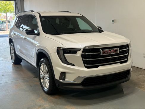 Used 2024 GMC Acadia Elevation FWD image 5