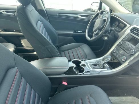 Used 2016 Ford Fusion SE w/ Equipment Group 201A FWD image 9