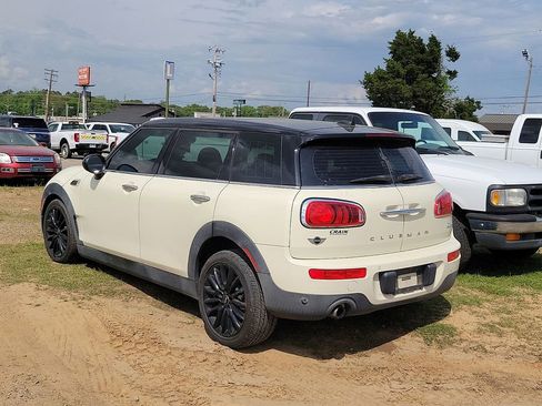 Used 2016 MINI Cooper Clubman FWD image 3