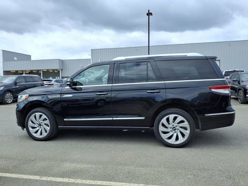 Used 2024 Lincoln Navigator Premiere AWD/4WD image 8