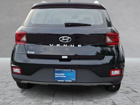 Used 2026 Hyundai Venue SEL FWD image 5