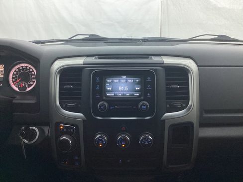 Used 2020 RAM 1500 Classic SLT image 28