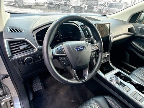 Used 2024 Ford Edge Titanium image 12