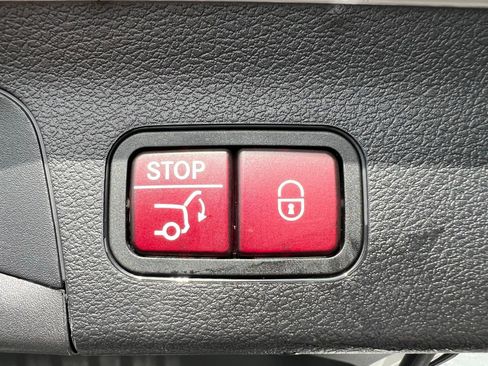 Used 2022 Mercedes-Benz GLS 450 4MATIC image 20