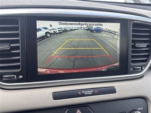 Used 2021 Kia Sportage LX image 14