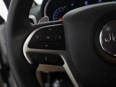 Used 2017 Jeep Grand Cherokee Limited w/ Trailer Tow Group IV image 28