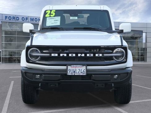 Used 2025 Ford Bronco Outer Banks image 9