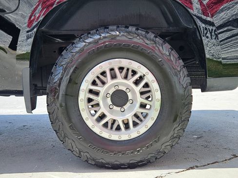 Used 2022 Chevrolet Silverado 1500 LT AWD/4WD image 28