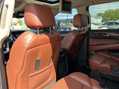 Used 2016 Cadillac Escalade Premium AWD/4WD image 39