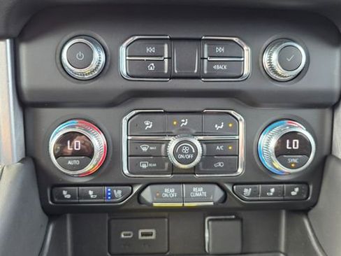 Used 2021 GMC Yukon XL SLT image 22