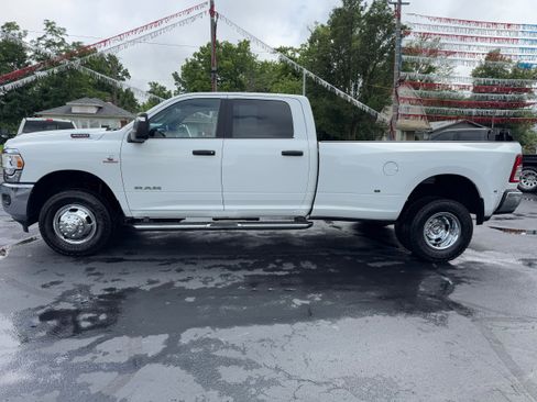 Used 2024 RAM 3500 Big Horn AWD/4WD image 4