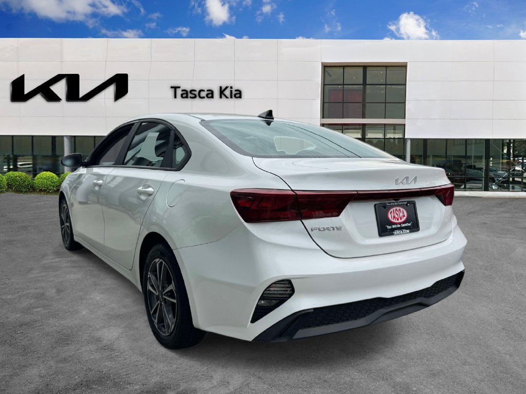 Used 2023 Kia Forte LXS w/ LXS Technology Package FWD image 4