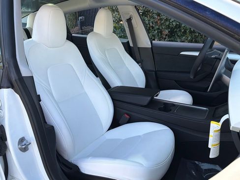 Used 2023 Tesla Model 3 Standard Range image 33