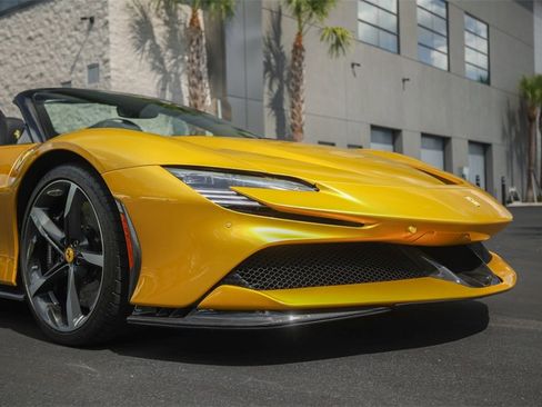 Used 2024 Ferrari SF90 Spider image 11