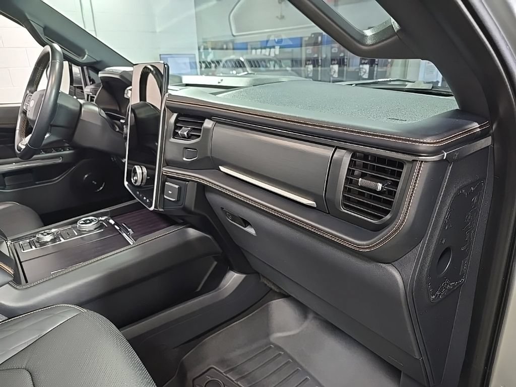 Used 2024 Ford Expedition Max Platinum AWD/4WD image 39