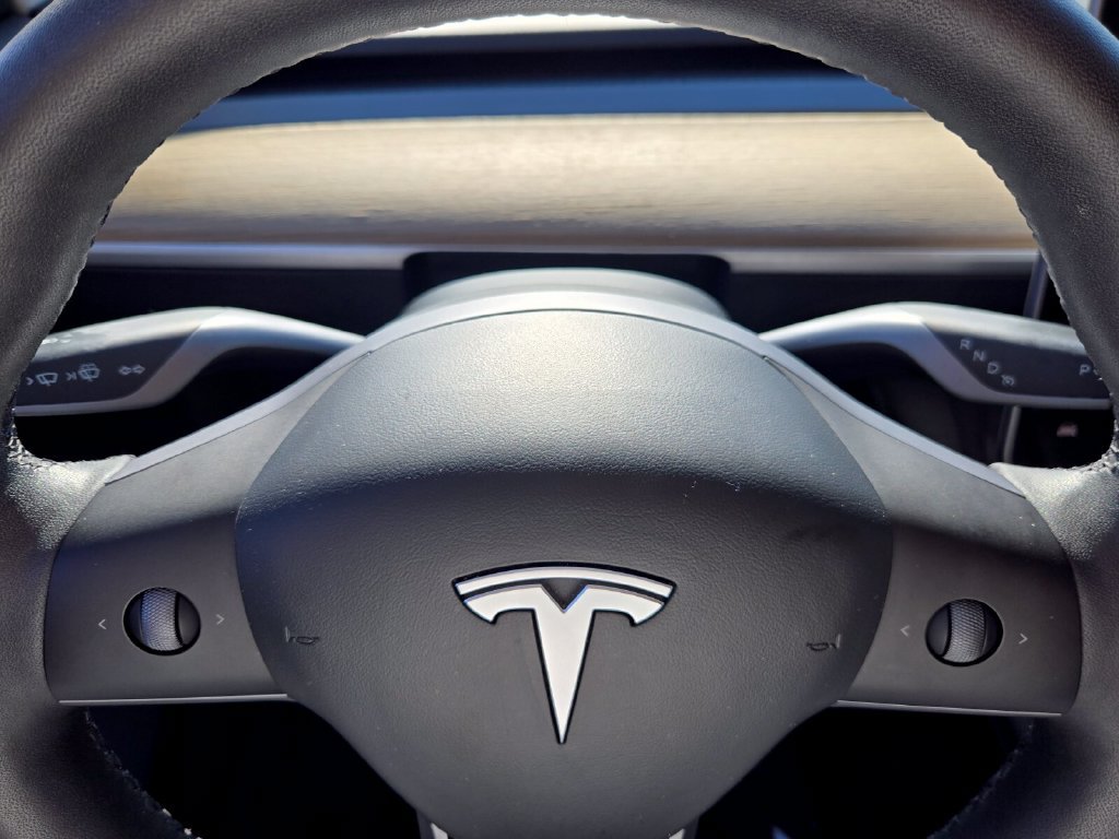 Used 2022 Tesla Model Y Long Range AWD/4WD image 24