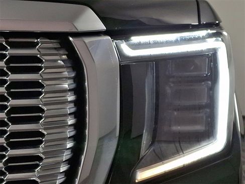 Used 2021 GMC Yukon Denali w/ Denali Ultimate Package image 12