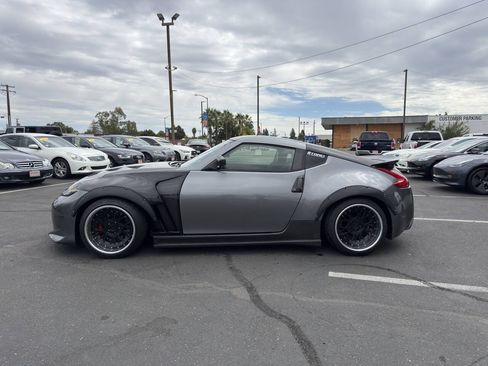 Used 2014 Nissan 370Z Touring w/ Sport Package RWD image 7