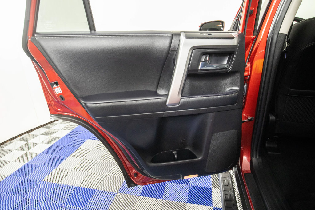 Used 2022 Toyota 4Runner SR5 Premium w/ Moonroof Package RWD image 15