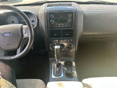 Used 2008 Ford Explorer Sport Trac XLT image 18