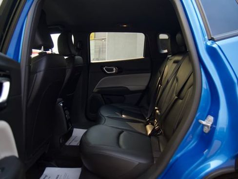 Used 2025 Jeep Compass Limited AWD/4WD image 30