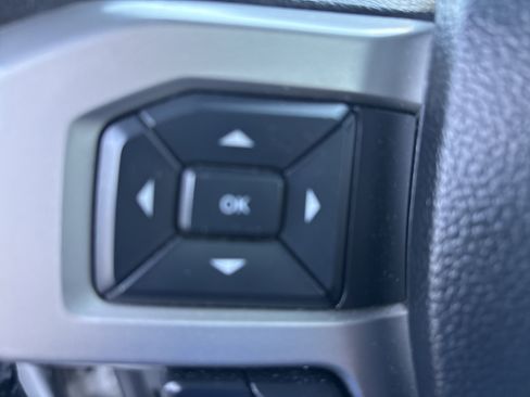 Used 2017 Ford F150 Lariat w/ Equipment Group 501A Mid image 18