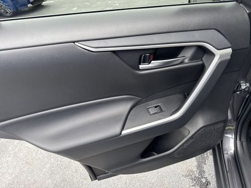New 2025 Toyota RAV4 XLE w/ Convenience Package FWD image 28