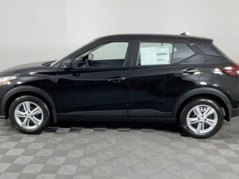 New 2025 Nissan Kicks Play S image 7