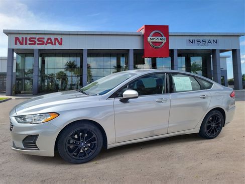 Used 2020 Ford Fusion SE image 8