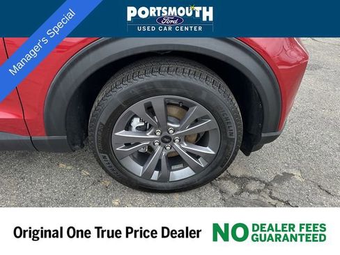 Certified 2022 Ford Explorer XLT w/ Equipment Group 202A image 32