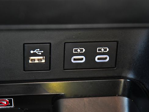 Used 2025 Toyota Camry SE FWD image 27