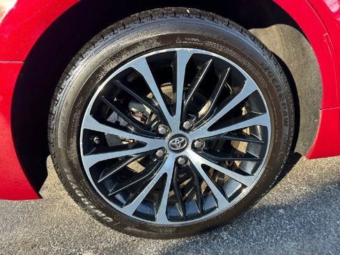 Used 2018 Toyota Camry LE image 20
