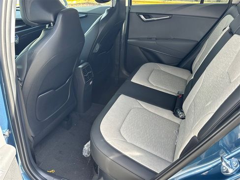 New 2025 Kia Niro SX image 16