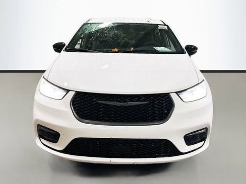 New 2026 Chrysler Pacifica Select image 4