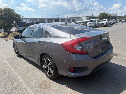 Used 2016 Honda Civic Touring image 6