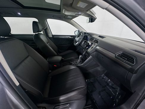Used 2022 Volkswagen Tiguan SE image 30