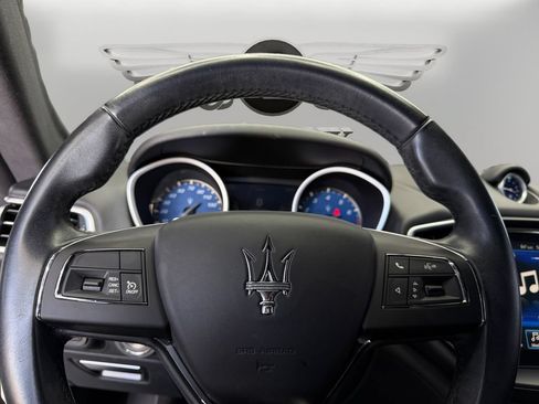 Used 2019 Maserati Ghibli RWD image 18