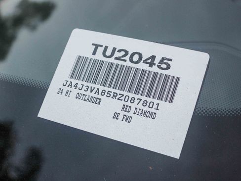 Used 2024 Mitsubishi Outlander SE image 28