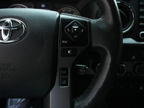 Used 2021 Toyota Tacoma TRD Off-Road w/ Technology Package AWD/4WD image 31
