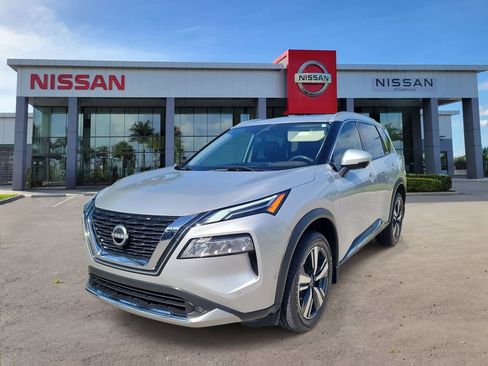 Used 2022 Nissan Rogue Platinum w/ Head-Up Display Package AWD/4WD image 9