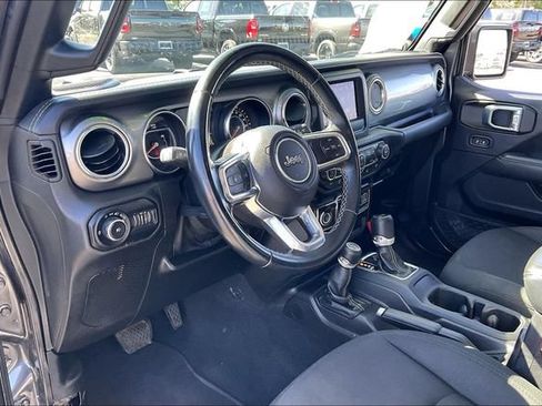 Used 2021 Jeep Wrangler Unlimited Sahara AWD/4WD image 13