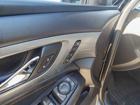 Used 2020 Chevrolet Traverse Premier w/ Redline Edition FWD image 18